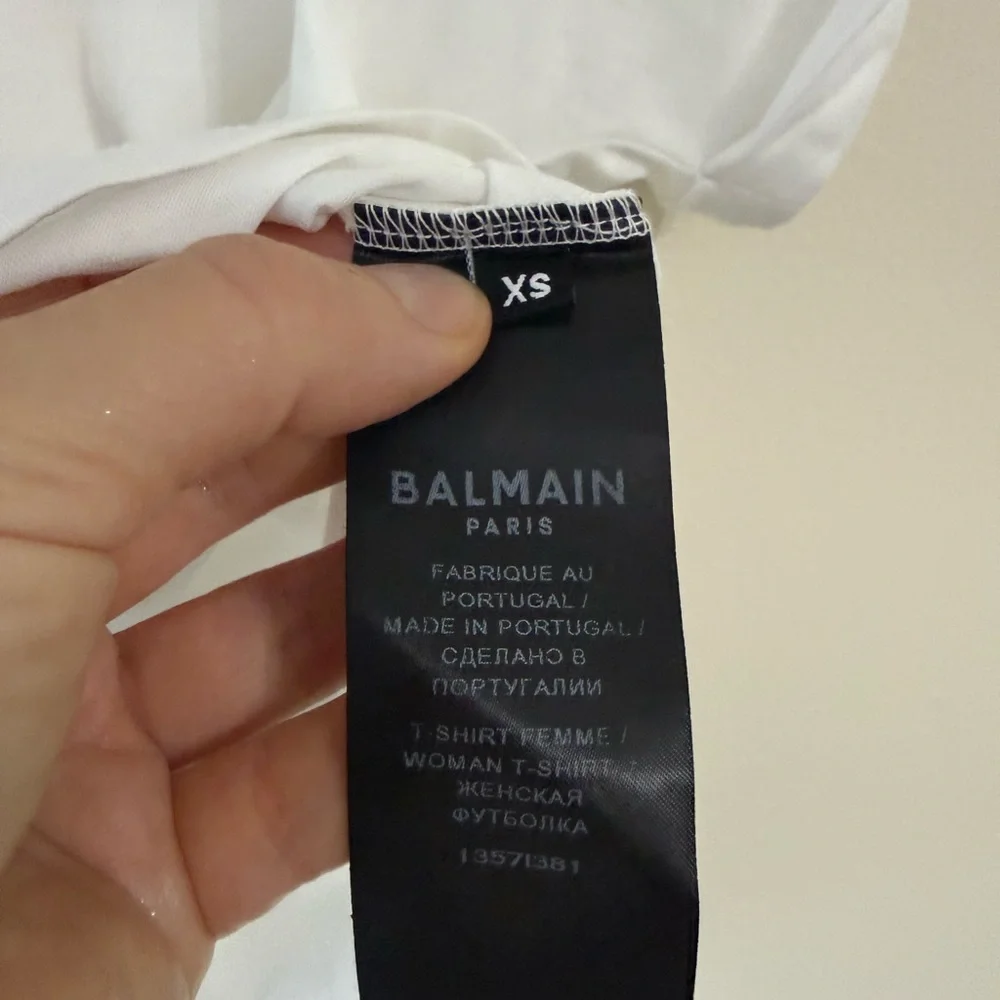 Balmain Authentic White Short Sleeve Crop Tee with logo. Never worn. Size XS - Picture 6 of 6